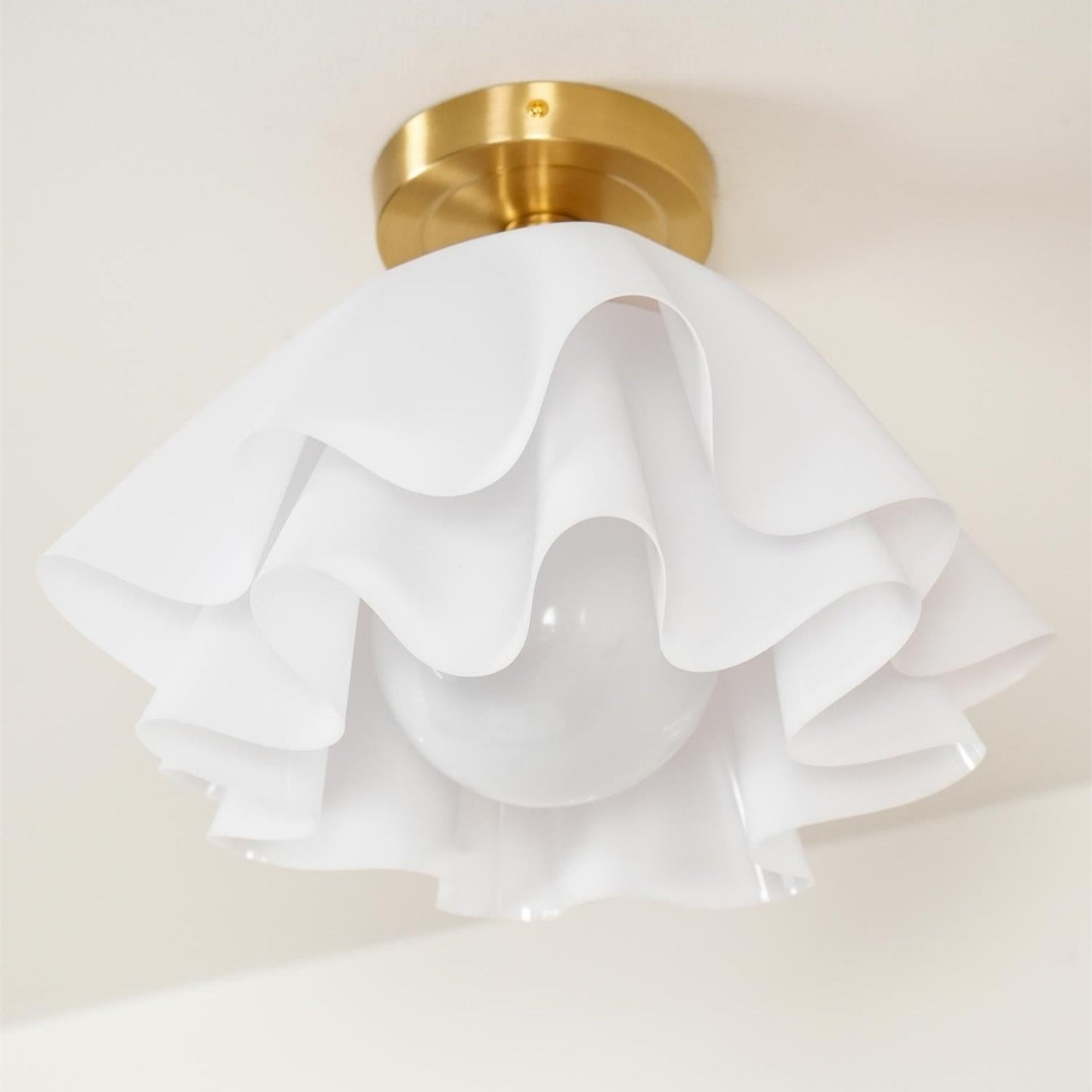 Plafonnier Design Plié Élégant en Cuivre -AURELIA